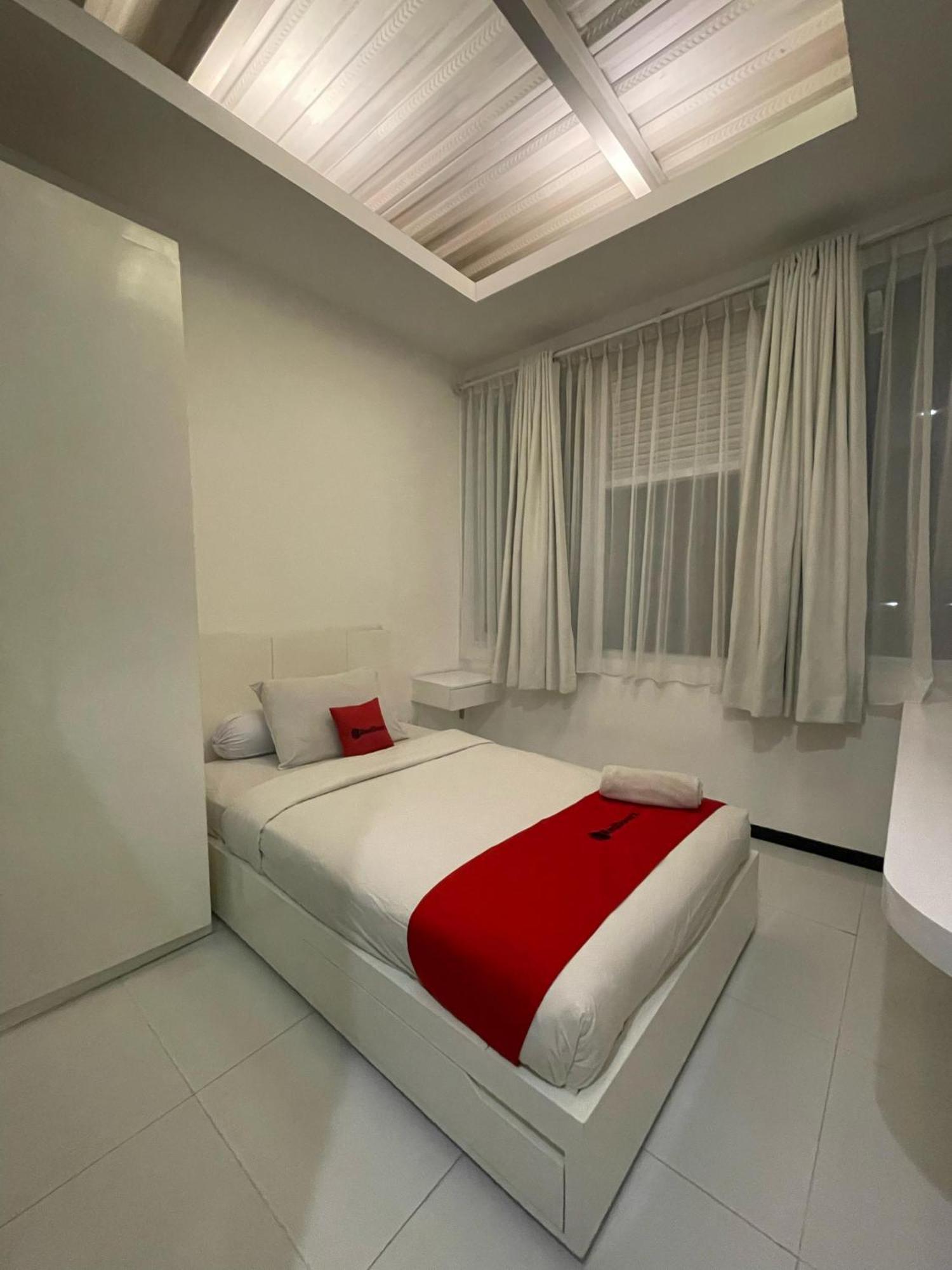 Reddoorz Plus Near Parahyangan University Bandung Esterno foto