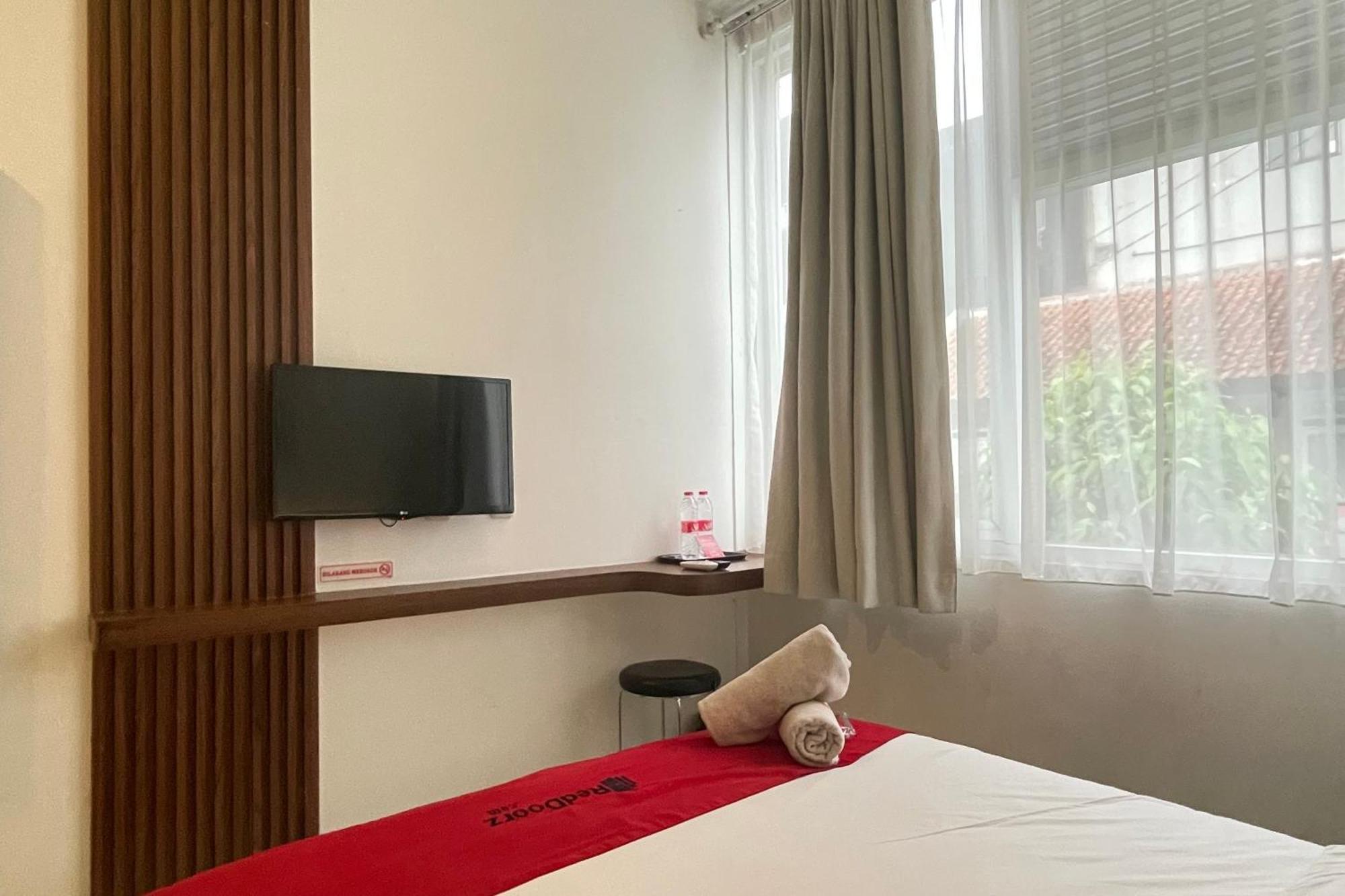 Reddoorz Plus Near Parahyangan University Bandung Esterno foto