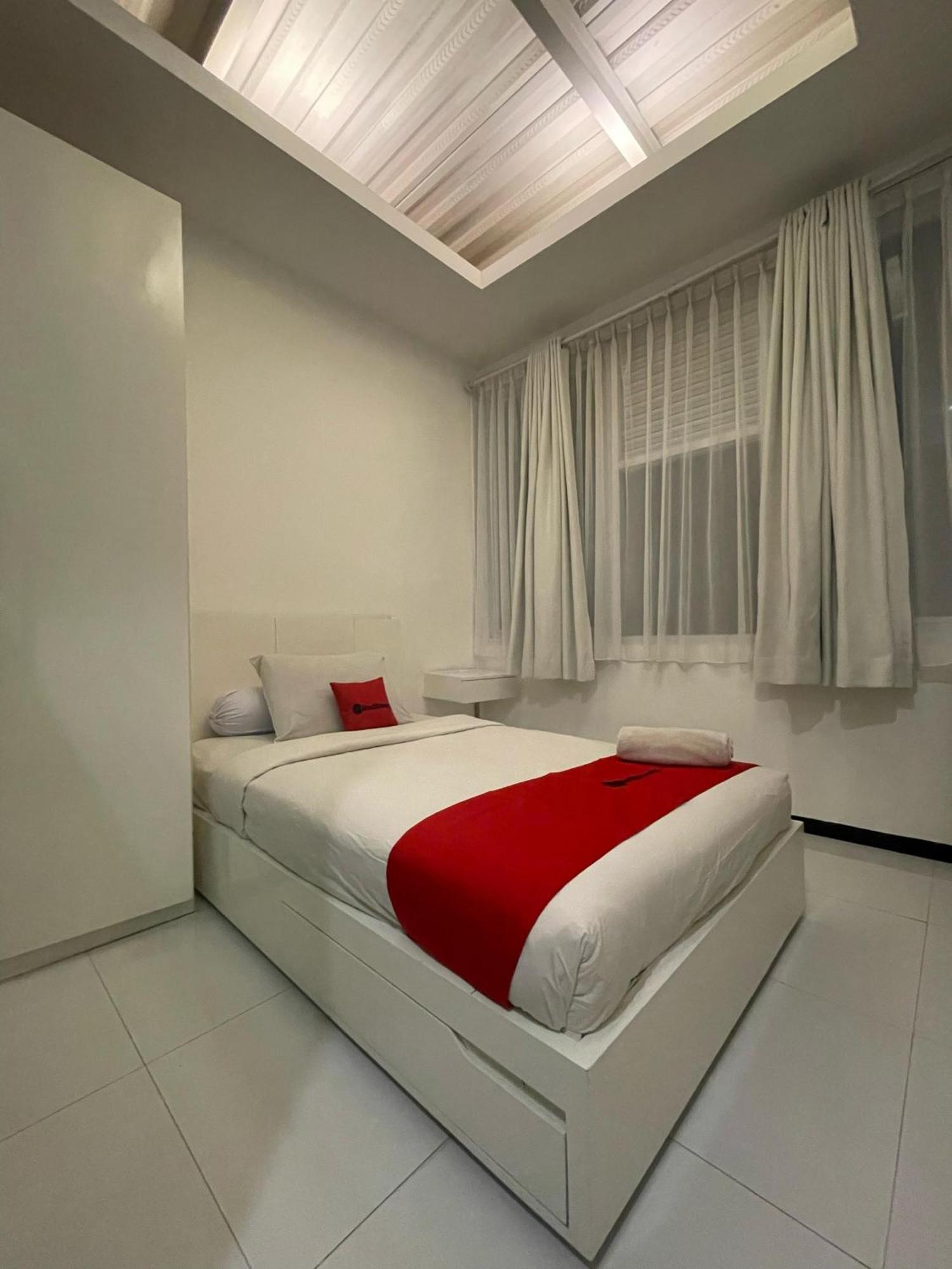 Reddoorz Plus Near Parahyangan University Bandung Esterno foto