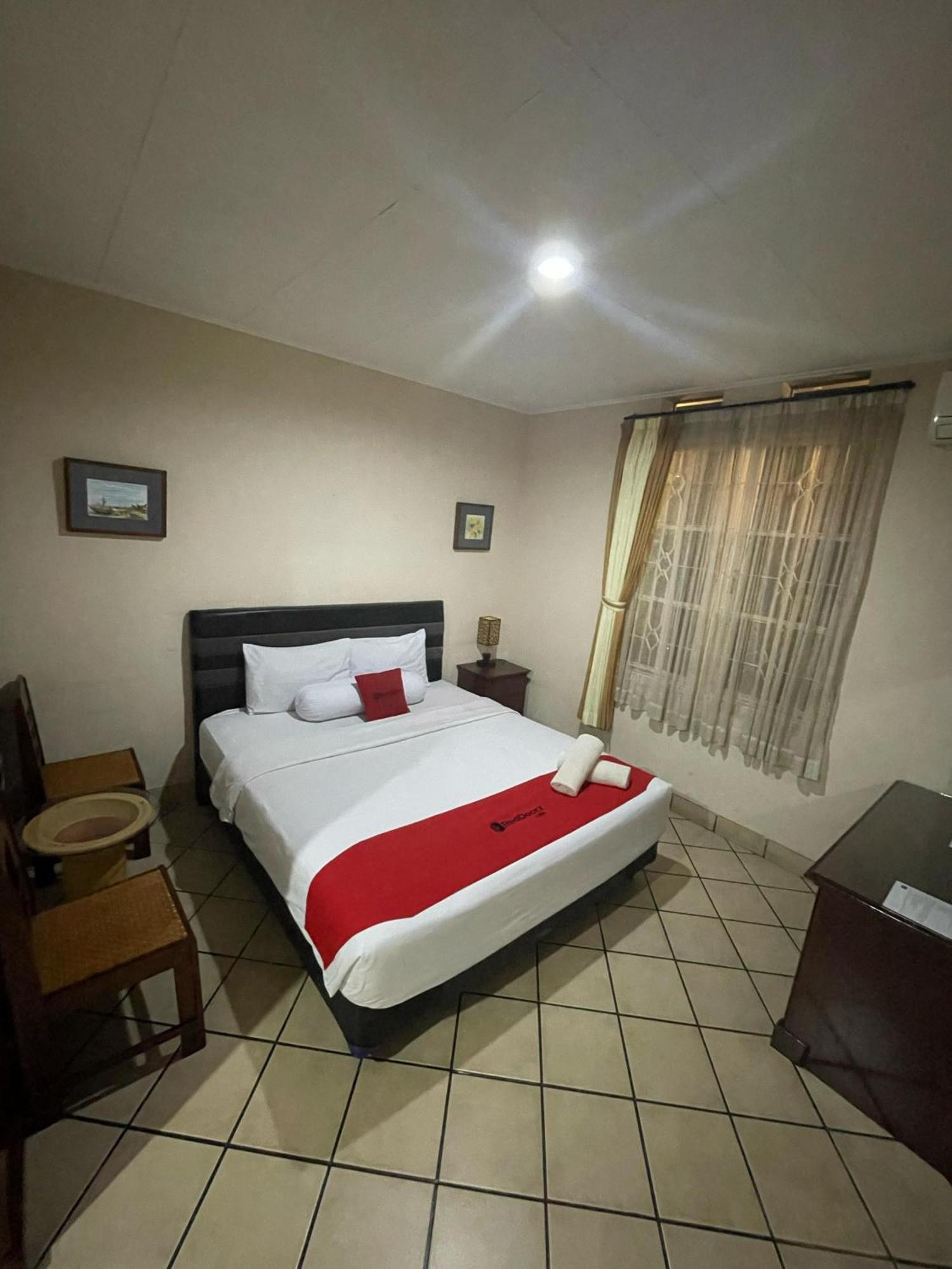 Reddoorz Plus Near Parahyangan University Bandung Esterno foto