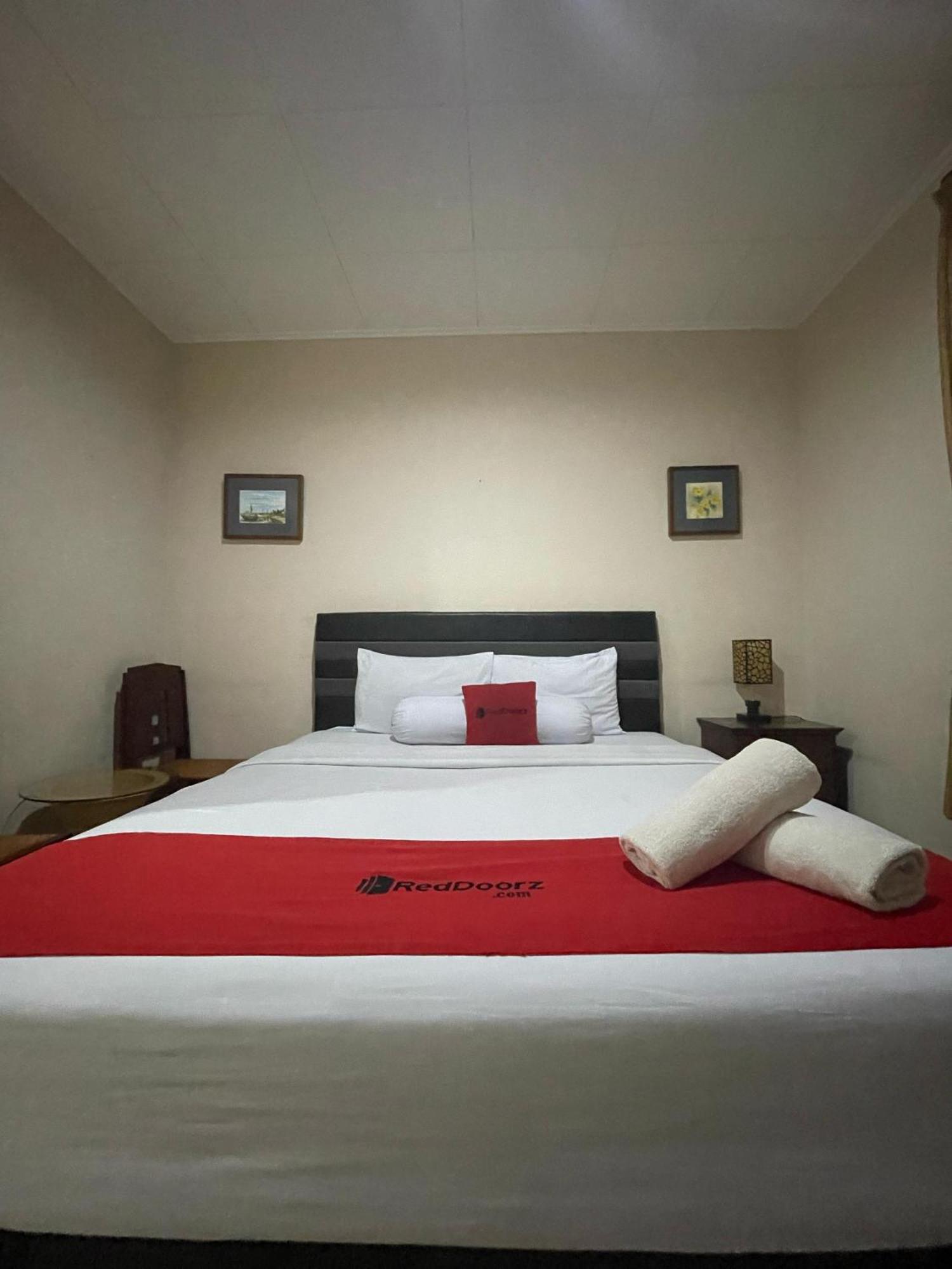 Reddoorz Plus Near Parahyangan University Bandung Esterno foto