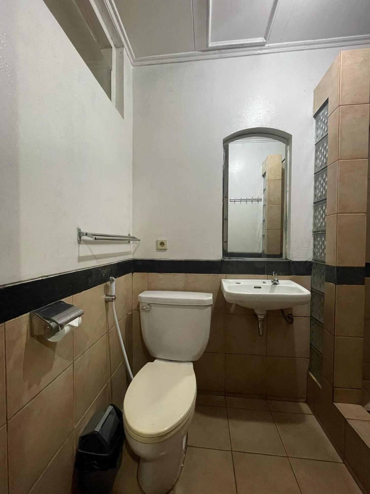 Reddoorz Plus Near Parahyangan University Bandung Esterno foto