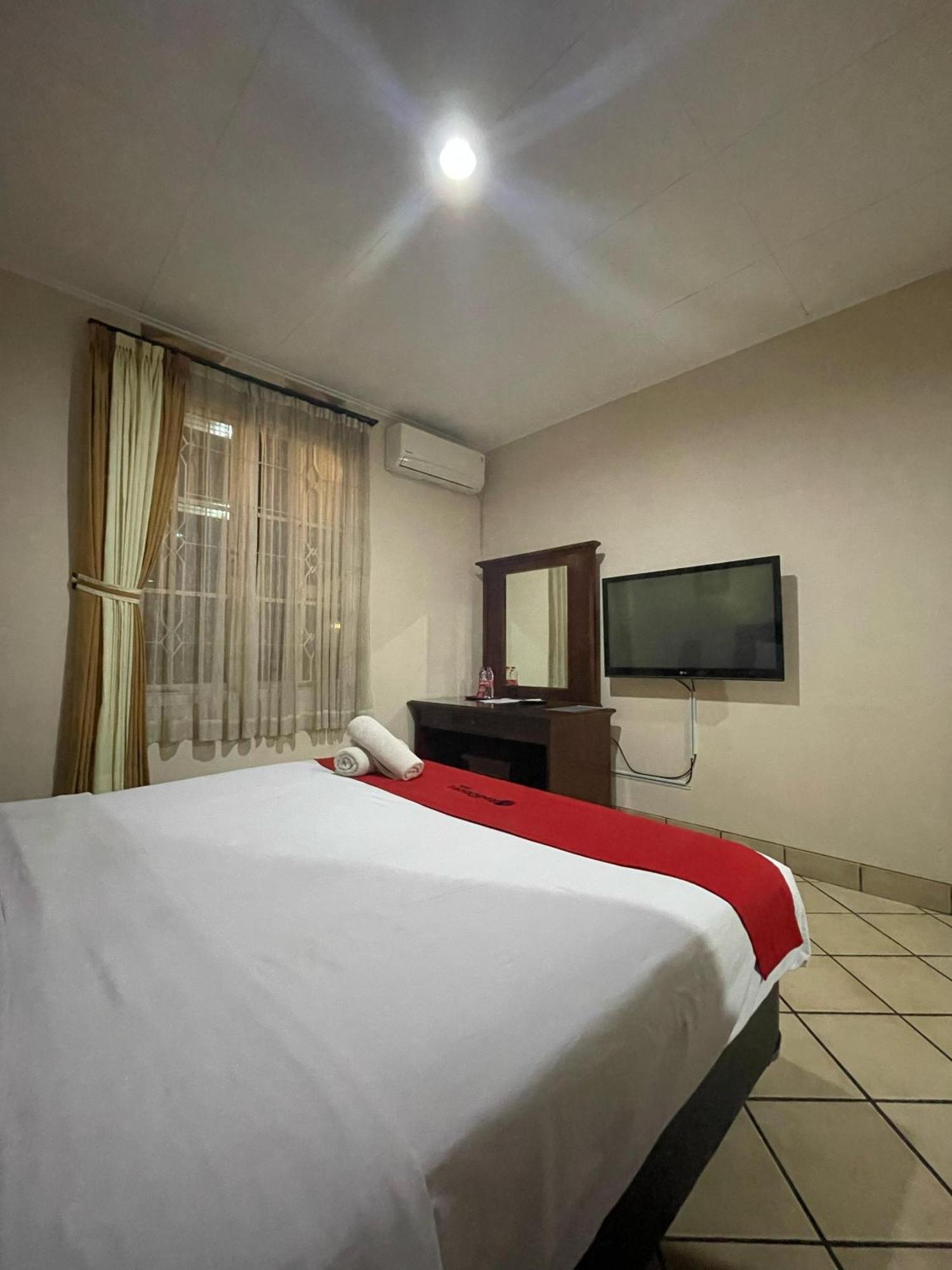 Reddoorz Plus Near Parahyangan University Bandung Esterno foto