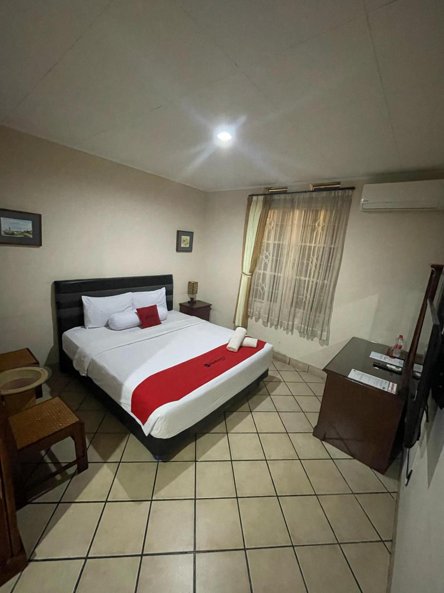 Reddoorz Plus Near Parahyangan University Bandung Esterno foto