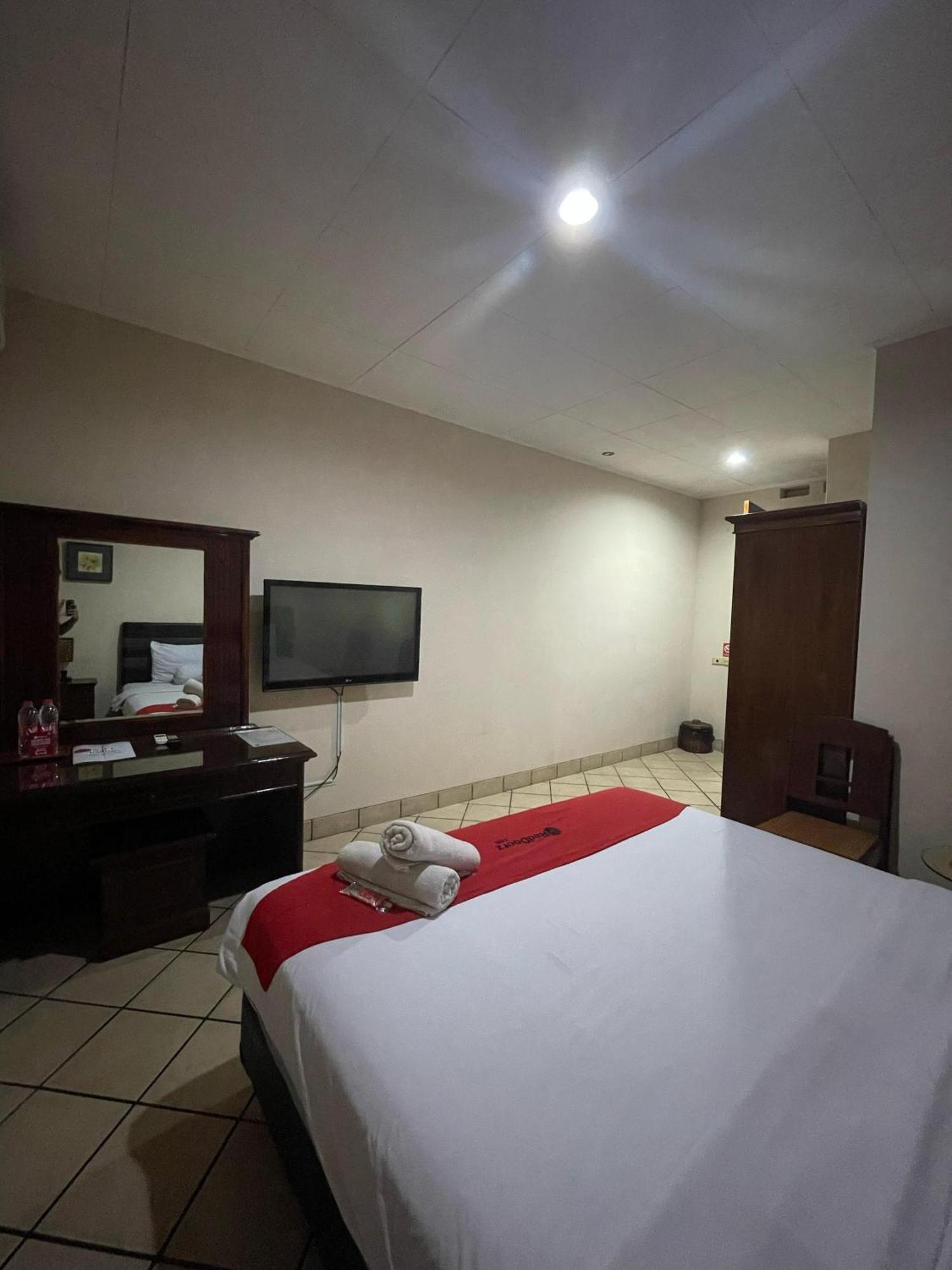 Reddoorz Plus Near Parahyangan University Bandung Esterno foto